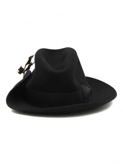Шляпа из шерсти с декоративной деталью  - Общий вид