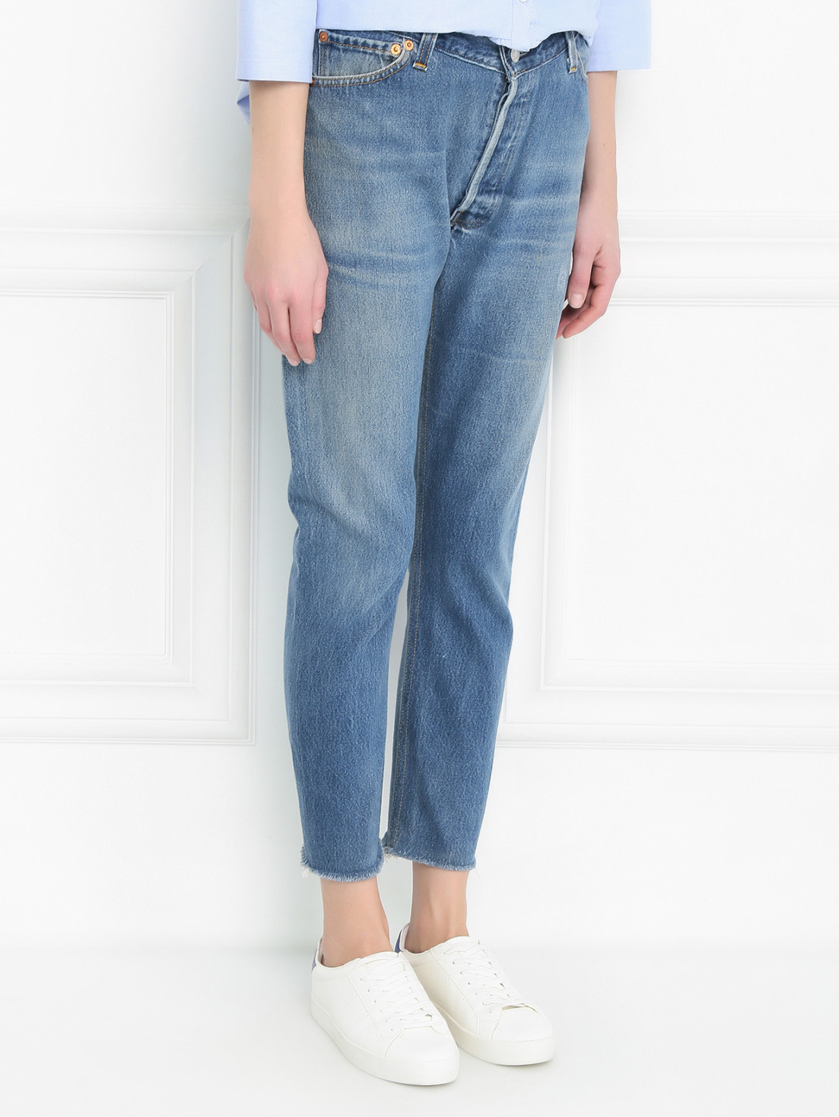 Укороченные джинсы из светлого денима Re/Done  –  МодельВерхНиз  – Цвет:  Синий