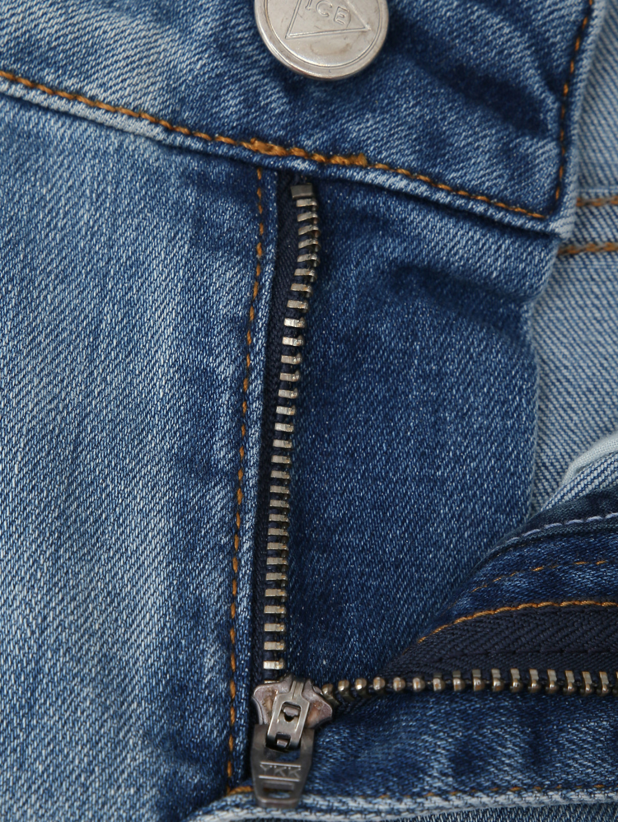 Зауженные джинсы из светлого денима Ice Play  –  Деталь1  – Цвет:  Синий