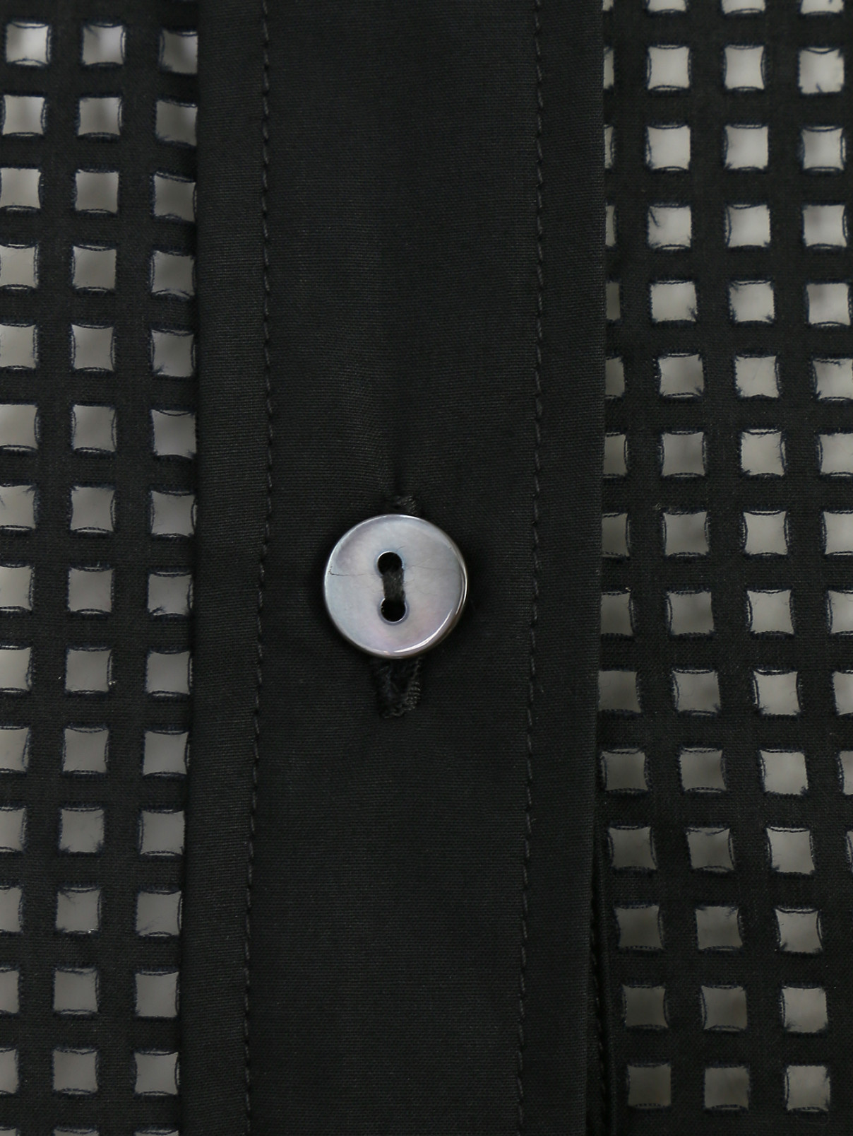Блуза свободного кроя из хлопка с перфорацией Veronique Branquinho  –  Деталь1  – Цвет:  Черный